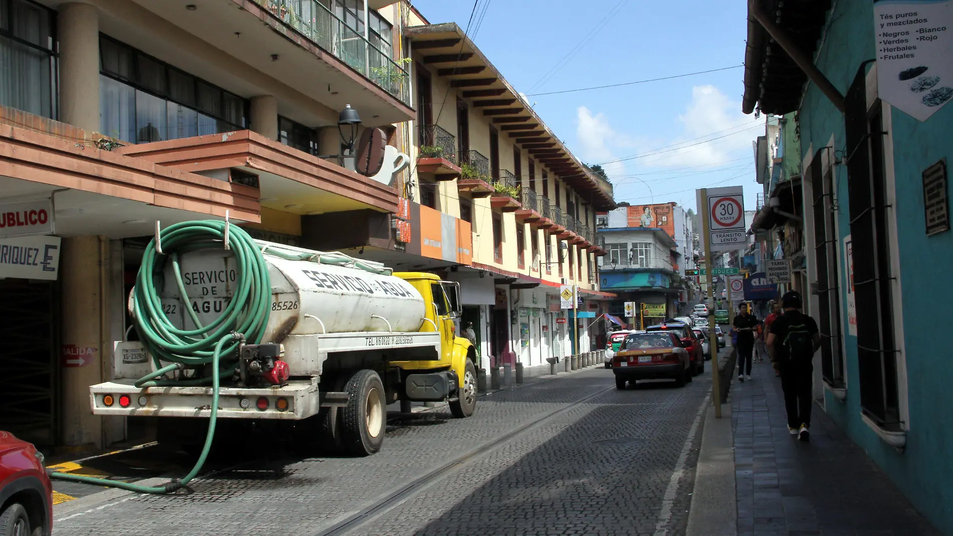 JE210920239601Centro-Falta de Agua Calle Primo Verdad (24)